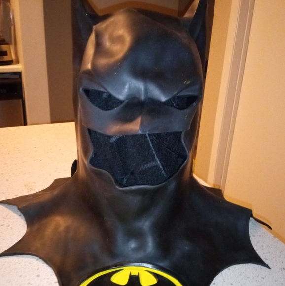 Michael Keaton Batman Cowel - Picture 2 of 4